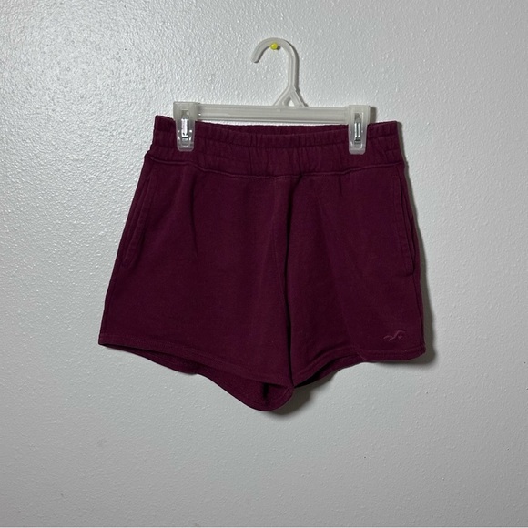 Hollister Women Red Ultra High-Rise Sweat Shorts size XS - Picture 1 of 8